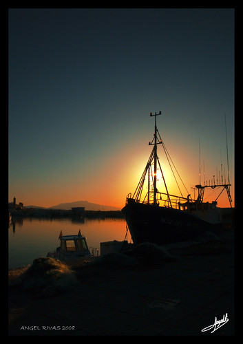 sol sunrise contraluz puerto mar barco amanecer estepona pesquero aplusphoto ltytr1 alrian