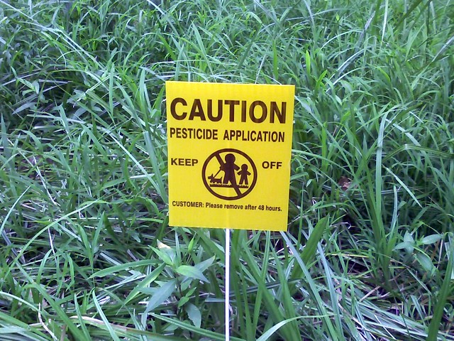 Warning sign, seen in Valley Forge Park