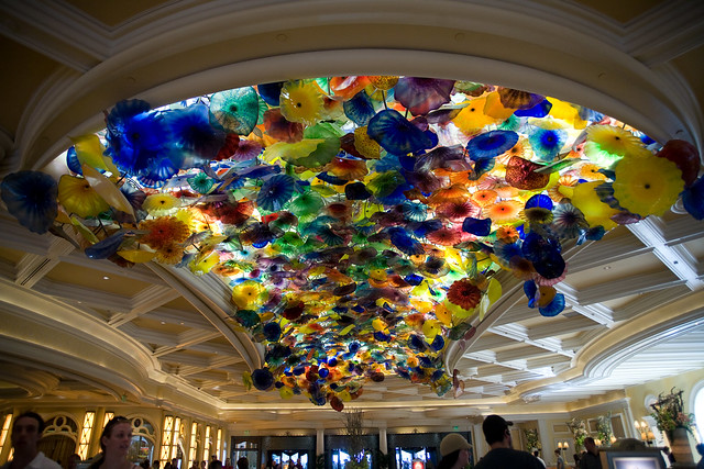 Famous Hand-Blown Glass Flower Ceiling in Bellagio Lobby ...