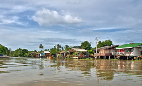 houses clouds river geotagged thailand bangkok geo:lat=1377937 geo:lon=100468082