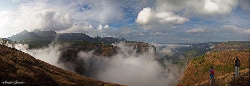 blue panorama india white mountains green clouds canon grey sigma monsoon 7d maharashtra 1020 pune sahyadri mulshi tamhini soumitra kundalika inamdar soumitra911 शांत वर निळ्या आकाशी जणू उठले मेघ तरंग