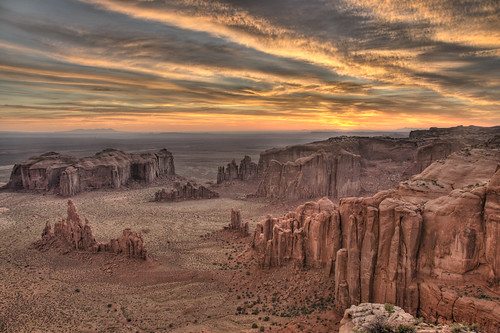 arizona usa sunrise canon geotagged utah plateau navajo monumentvalley 8th eighthwonderoftheworld xti 400d huntsmesa