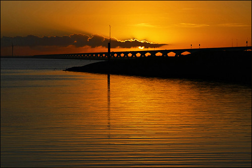 bridge sunset sun reflection water netherlands europe nederland zeeland ripples zeelandbrug zeelandbridge