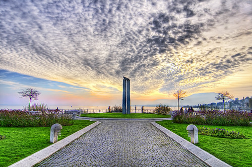 trees sunset sky sculpture lake grass clouds garden way switzerland nikon colorful mt place flat hill perspective wideangle symmetry 12mm blanc hdr neuchâtel d300 photomatix