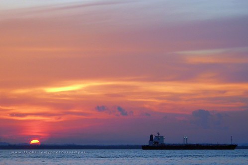 sunset indonesia borneo tanker kalimantan balikpapan eastkalimantan eastborneo colorphotoaward goldstaraward