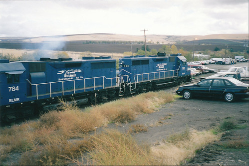 railroad up oregon unionpacific locomotive wp bluemountain emd westernpacific gp35 blmr