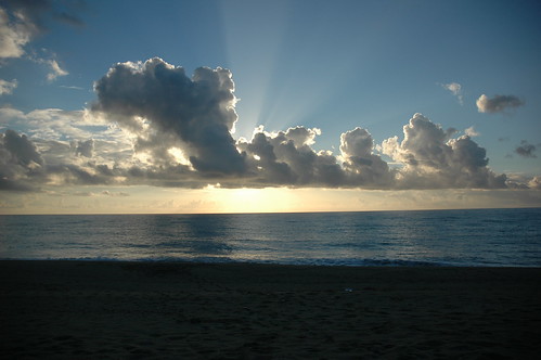morning sea italy sun beach darkness sicily rays 3000 calabria conci sunnyclouds milluminodimmenso conci3000