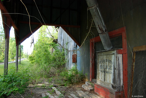 abandoned scale rural rustic alabama rusty fairbanks driveon trex7000
