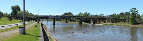 bridge panorama usa river geotagged louisiana texas unitedstates deck girder logansport hugin us84 sabineriver geo:lat=3197279713 geo:lon=9400610178