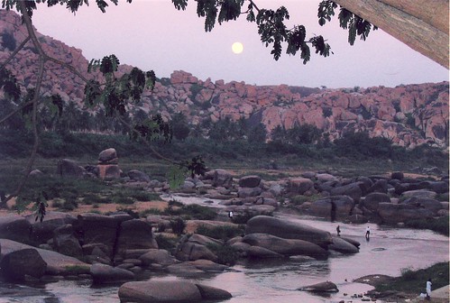 sunset india river ruins rocks goa guard moonrise hampi passageway hospet jiving treephone