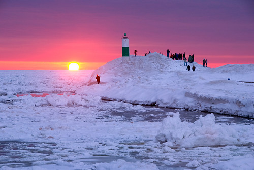 winter sunset lighthouse snow holland ice pier frozen michigan lakemichigan channel 18200vr bej nikond80 superbmasterpiece