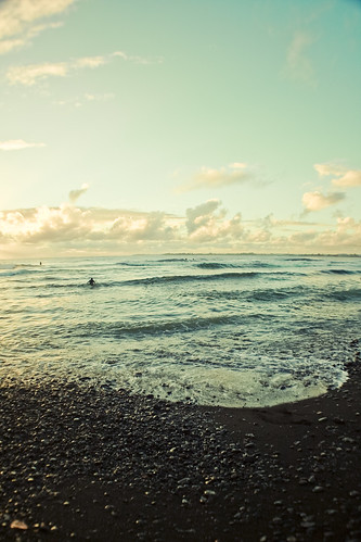 morning beach sunrise hawaii early surfing spot location pebble bigisland hilo viv sarahlee honolii legothenego vivantvie
