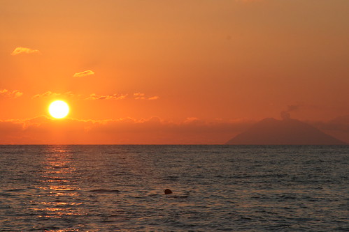 sunset red sea italy island italia tramonto mare rosso calabria stromboli tropea janex