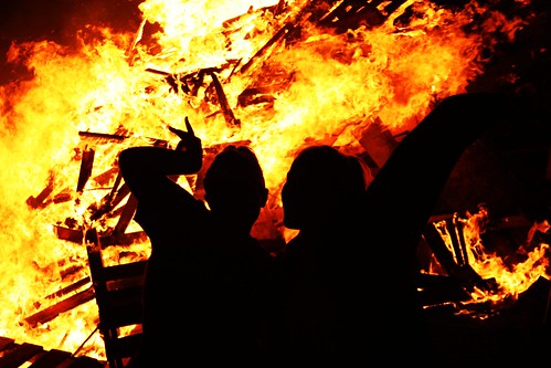 girls music canon pose fire rebel concert flame bonfire preppie battleofthebands botb vob fall2008 backup2012