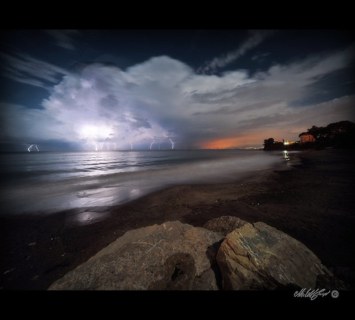 sea italy panorama lightpainting clouds landscape italia nuvole mare campania nightshot explore thunderstorm lightning bec salerno notturno temporale cilento fulmini agropoli 100faves 50faves 10faves 35faves saette golddragon mywinners abigfave colorphotoaward aplusphoto exploregroup theunforgettablepictures parconazionaledelcilento gigapix costadelcilento damniwishidtakenthat boatislandpoetry