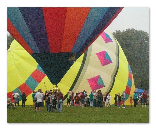 up colorful newhampshire liftoff hotairballoon ballooning pittsfield upandaway pittsfieldhotairballoonfestival