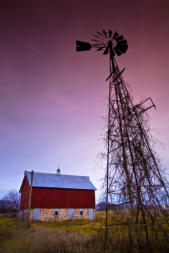 november autumn sky fall nature windmill field grass wisconsin barn rural canon landscape vines midwest farm 28mm country perspective structure spinning 5d agriculture 2008 wi canonef1740mmf4lusm reel canoneos5d lorenzemlicka