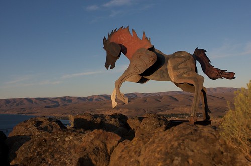 sculpture horse sunrise washington unitedstates pony vantage wildhorsemonument grandfathercutsloosetheponies