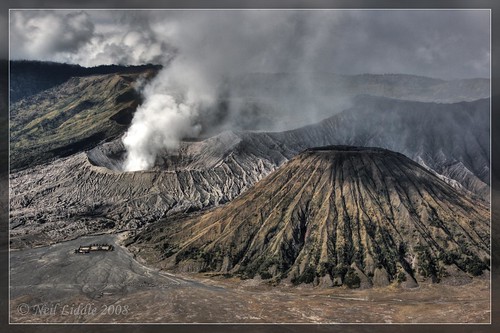 cloud indonesia landscape volcano java smoke 2008 hdr photomatix gunungbromo the4elements aplusphoto earthasia rtwoverland