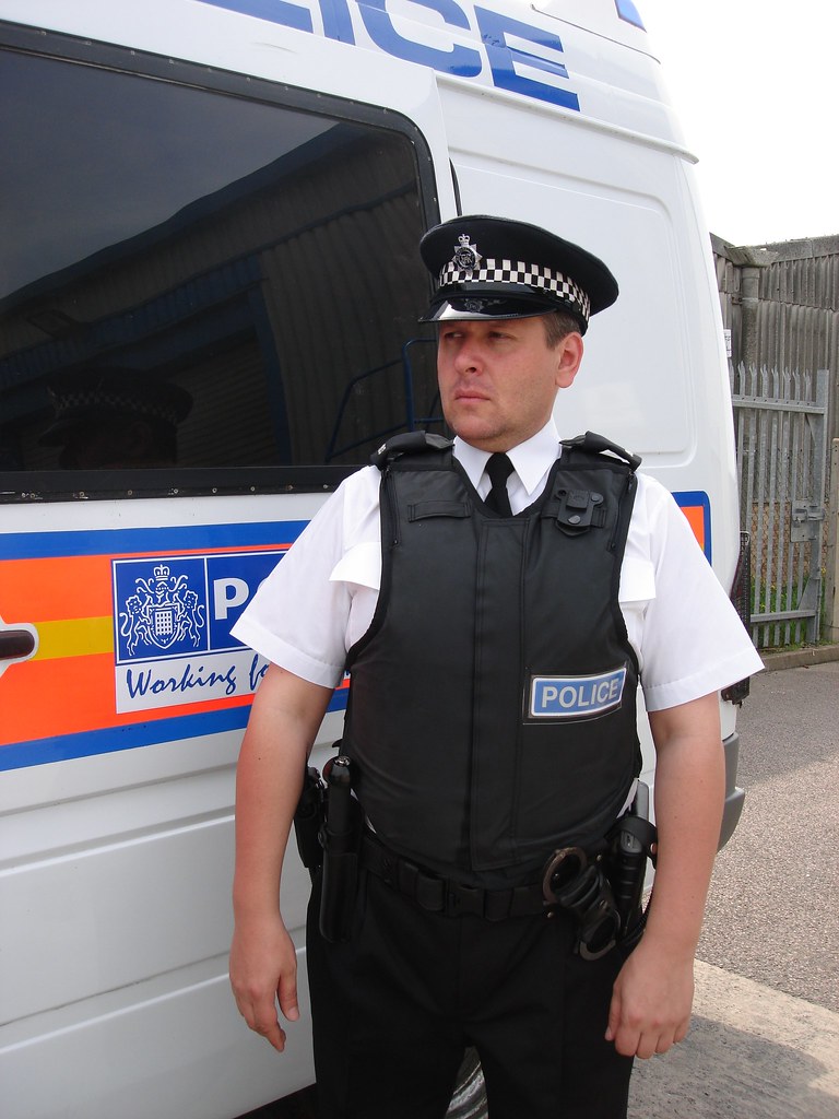 london police uniform