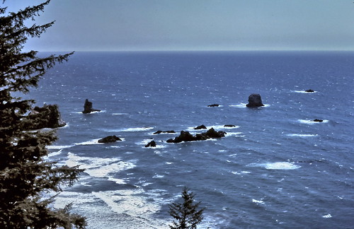 usa oregon sea analog 1981 slidefilm pacificocean america kodachrome slidecube blue color colour geology canadagood eighties shore