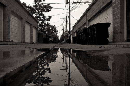 chicago reflections blackwhite alley nikon banias d90 benchorizo