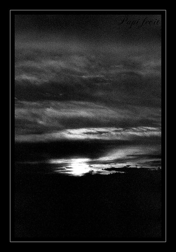 sunset red bw white film analog 35mm back nikon tramonto delta bn special iso filter tuscany toscana rodinal 3200 r2 rosso bianco ilford nero analogica arezzo filtro f801s pellicola elicar arsumigliakapapi