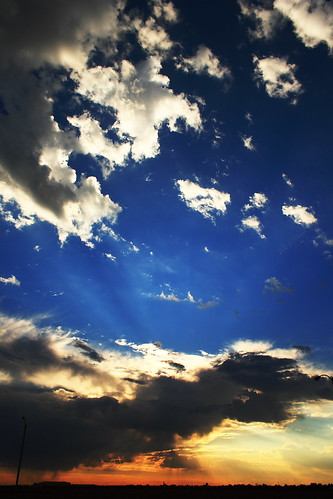 sun color clouds sunrise canon desert kitlens dpp canonefs1855mmf3556 xti justclouds 400d canon400d freewarephotoeditors