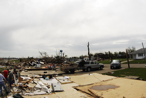 destruction debris iowa ia tornado parkersburg 360view ef5 25may2008