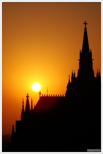sun sol silhouette contraluz photography photo foto catedral explore fotografia laplata explored sonyh9 niqueten niconaso