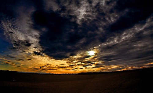 sunset panorama kite clouds germany munich landscape airport wideangle fujifilm kugel supershot aeiou