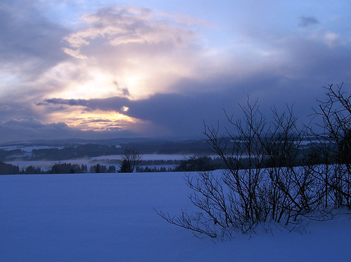 schnee sunset cloud snow field germany easter landscape bayern bush sonnenuntergang feld wolke ostern landschaft strauch oberfranken frankenwald aufderwach