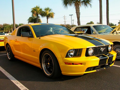 black ford car yellow myrtlebeach nikon automobile stripes mustang gt v8 musclecar 2007 mustanggt ponycar stang e5700 s197 yellowmustang worldcars mustangweek charliej