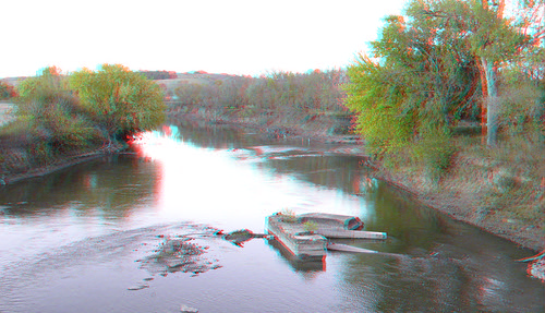 old tree water rural river stereoscopic stereophoto rustic scenic anaglyphs redcyan 3dimages 3dphoto 3dphotos 3dpictures stereopicture