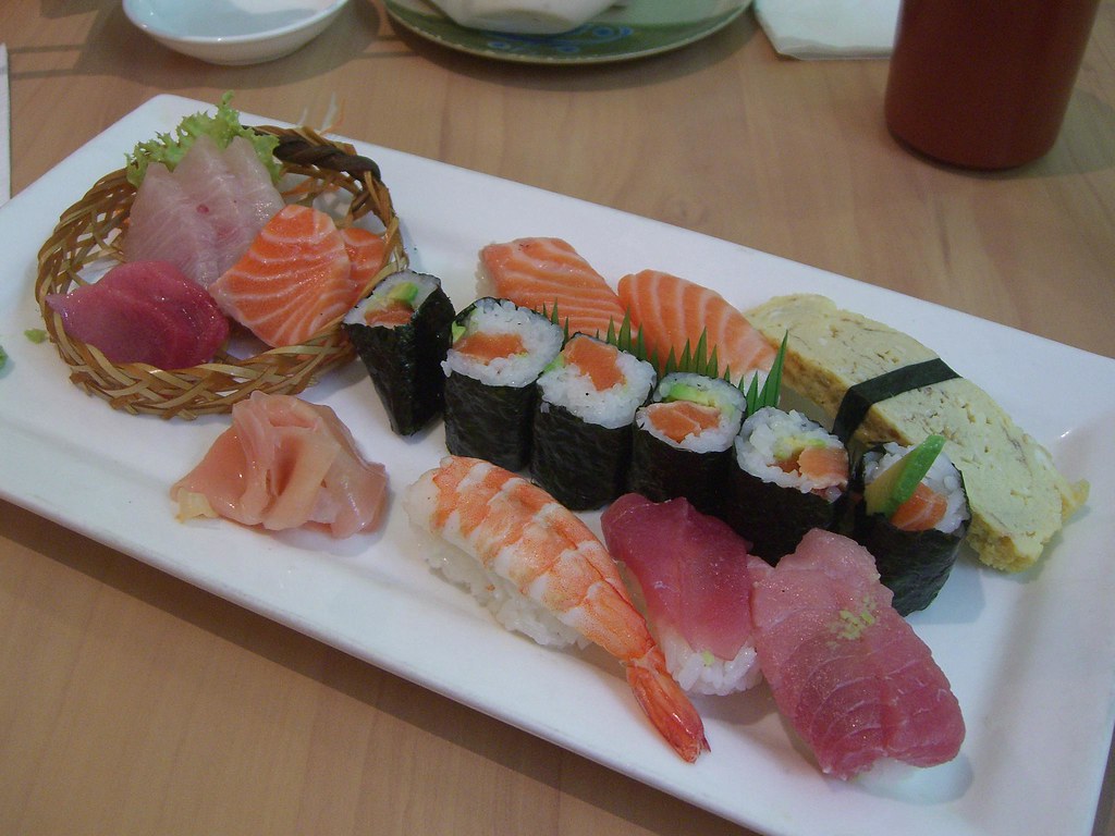 Sushi Sashimi Medium Platter - Yama-ya | Sushi Sashimi Mediu\u2026 | Flickr