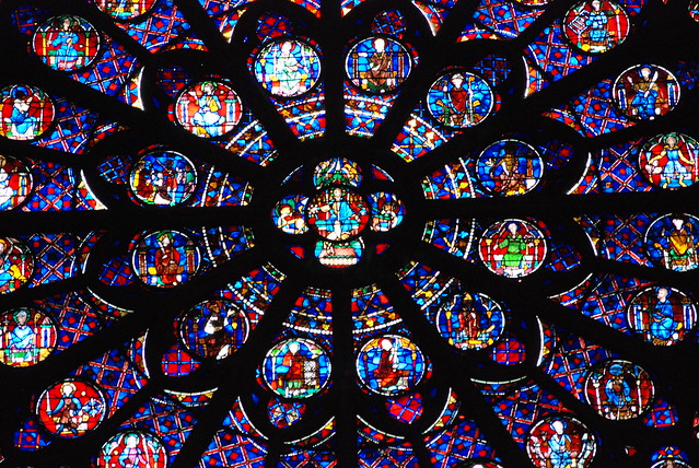 Paris: Notre - Dame; witraż południowy - 1270 r.; od srodka: Chrystus ...