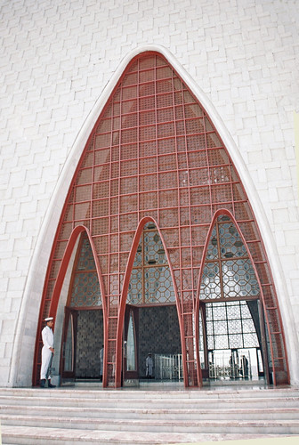 pakistan stairs nikon guard entrance arches mausoleum editorial lattice allrightsreserved jinnah filmphotography 35mmfilmformat ©batoolnasir
