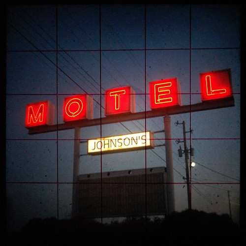 old city urban sign vintage grid twilight nikon neon glow power dusk motel cable powerlines anderson cables wires groundlevel vignette yashica oldsign urbanlandscape lowperspective vintagesign yashicamat glows groundglass d40 ttv throughtheviewfinder jeremystockwellpix andersonindiana nikond40 cableicious johnsonsmotel yashicattv yashicamatttv