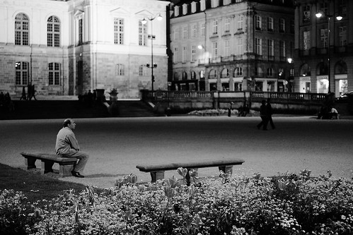 bw night 35mm bench blackwhite brittany solitude alone loneliness bretagne canonef35mmf2 rennes placeduparlement