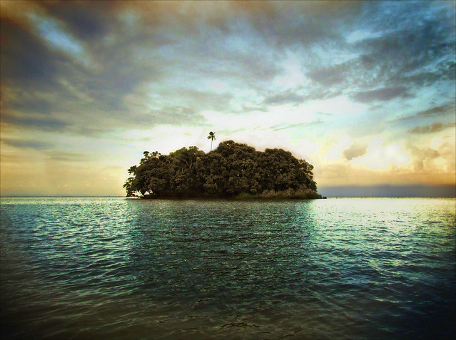 Treasure Island / The Island / L'île Perdue / La Isla Maravillosa - Version II