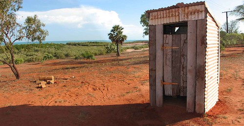 broome brannuedae toilet outdoortoilet dunny 2009 outhouse loo