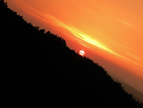 sunset sun contraluz nikon paisaje diagonal agosto cielo naranja lanscape horizonte anochecer paisaxe solpor p5000 citrit olétusfotos