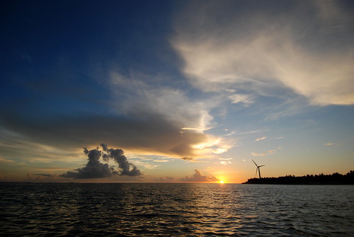 ocean sunset sky cloud geotagged 夕陽 okinawa 沖縄 雲 夕日 海 空 chatan 夕焼け 北谷 geo:lat=26296820 geo:lon=127757370