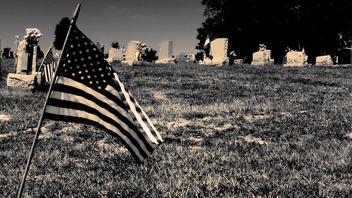 ohio bw cemetery canon landscape americanflag blckandwhite gallipolis ruralohio hf10