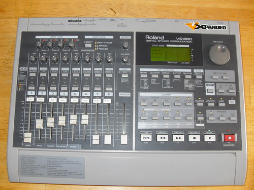 Roland VS-880 Digital Studio Workstation