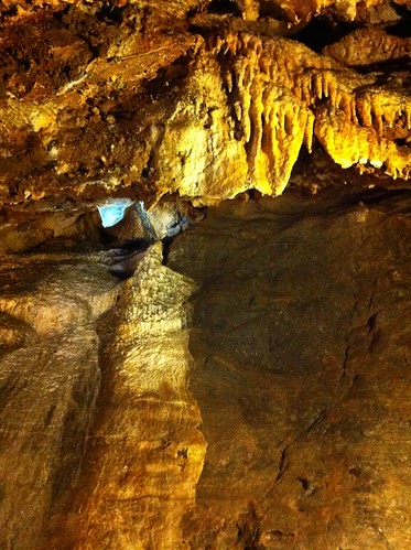 underground crystal pennsylvania chapel cave stalagmite lehighvalley stalactite formations hellertown lostrivercaverns calciumdeposits