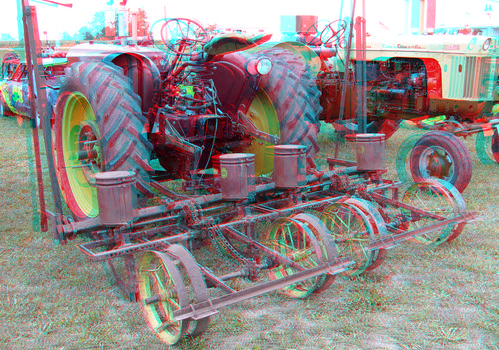 old tractor rural stereoscopic stereophoto 3d antique farm iowa historic equipment anaglyphs redcyan 3dimages 3dphoto 3dphotos 3dpictures stereopicture