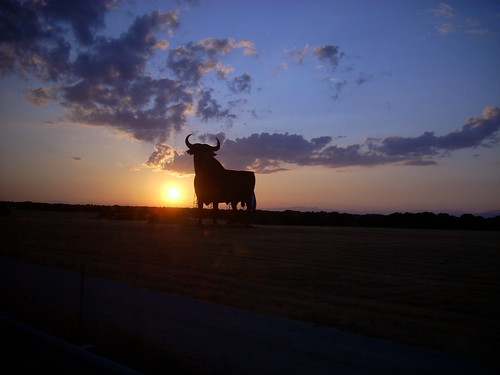 sunset spain guadalajara bull toro osborne lamancha castilla gajanejos