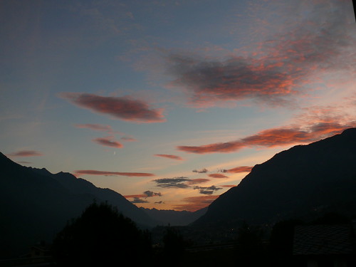 pink sunset italy mountains clouds montagne italia tramonto nuvole rosa valledaosta aostavalley saintvincent valléedaoste aostatal
