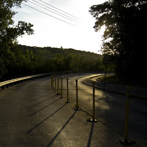 road street sunrise d50 morninglight shadows tsu texasstateuniversity txstate 50mmf18af lightonsurfaces
